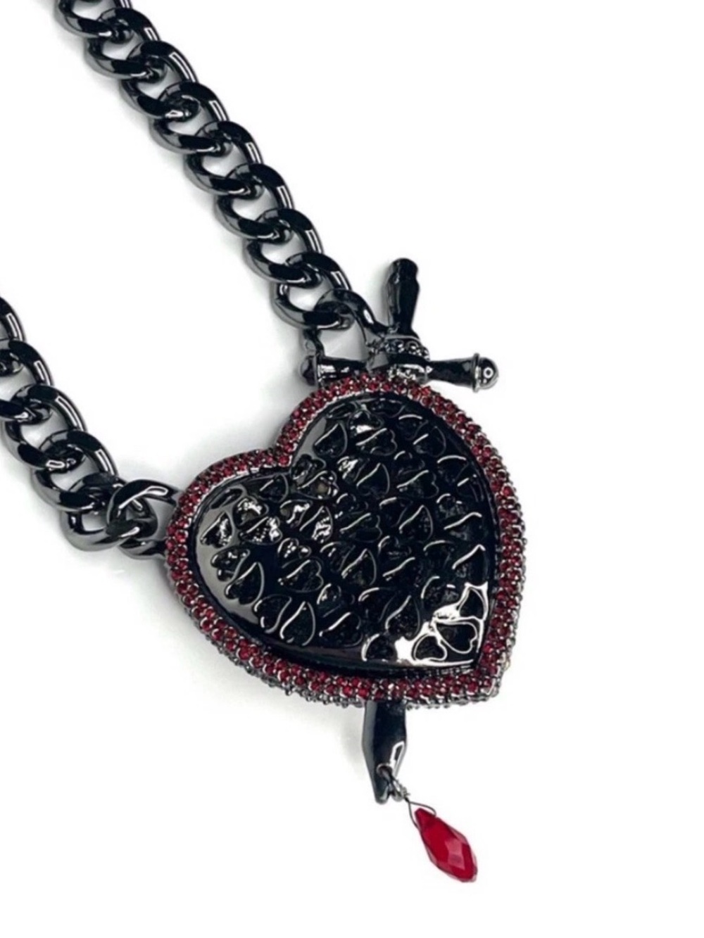 NWT ⚜️❤️⚜️ Betsey Johnson Heart Dagger Pendant Necklace - Picture 6 of 12